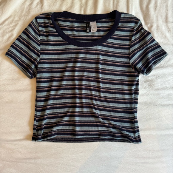 H&M striped cropped (kinda) top - Picture 1 of 1